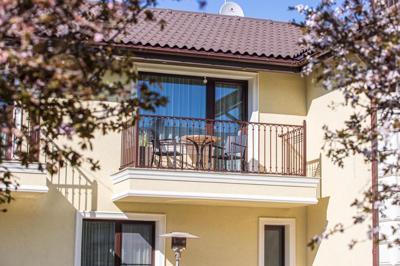 Sakura_Inn Palanga Ngoại thất bức ảnh