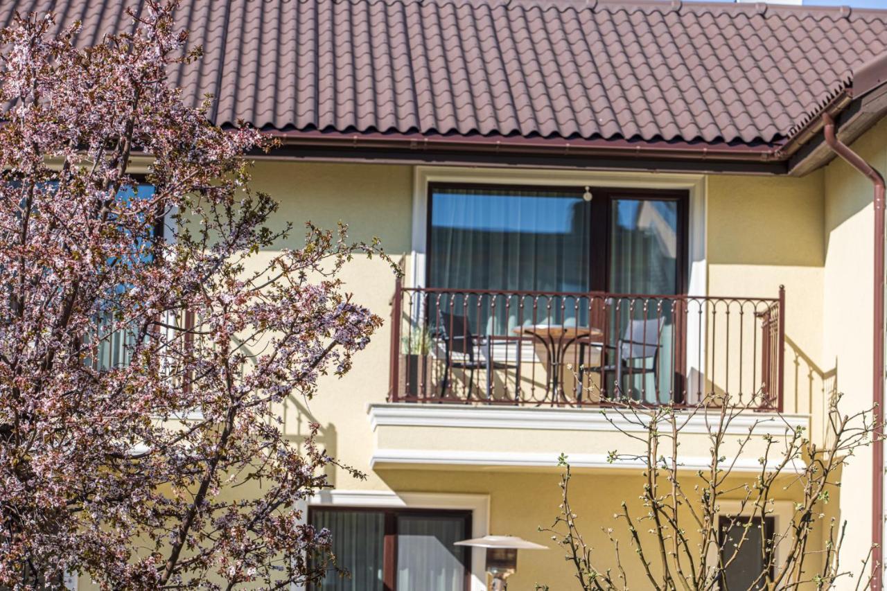 Sakura_Inn Palanga Ngoại thất bức ảnh